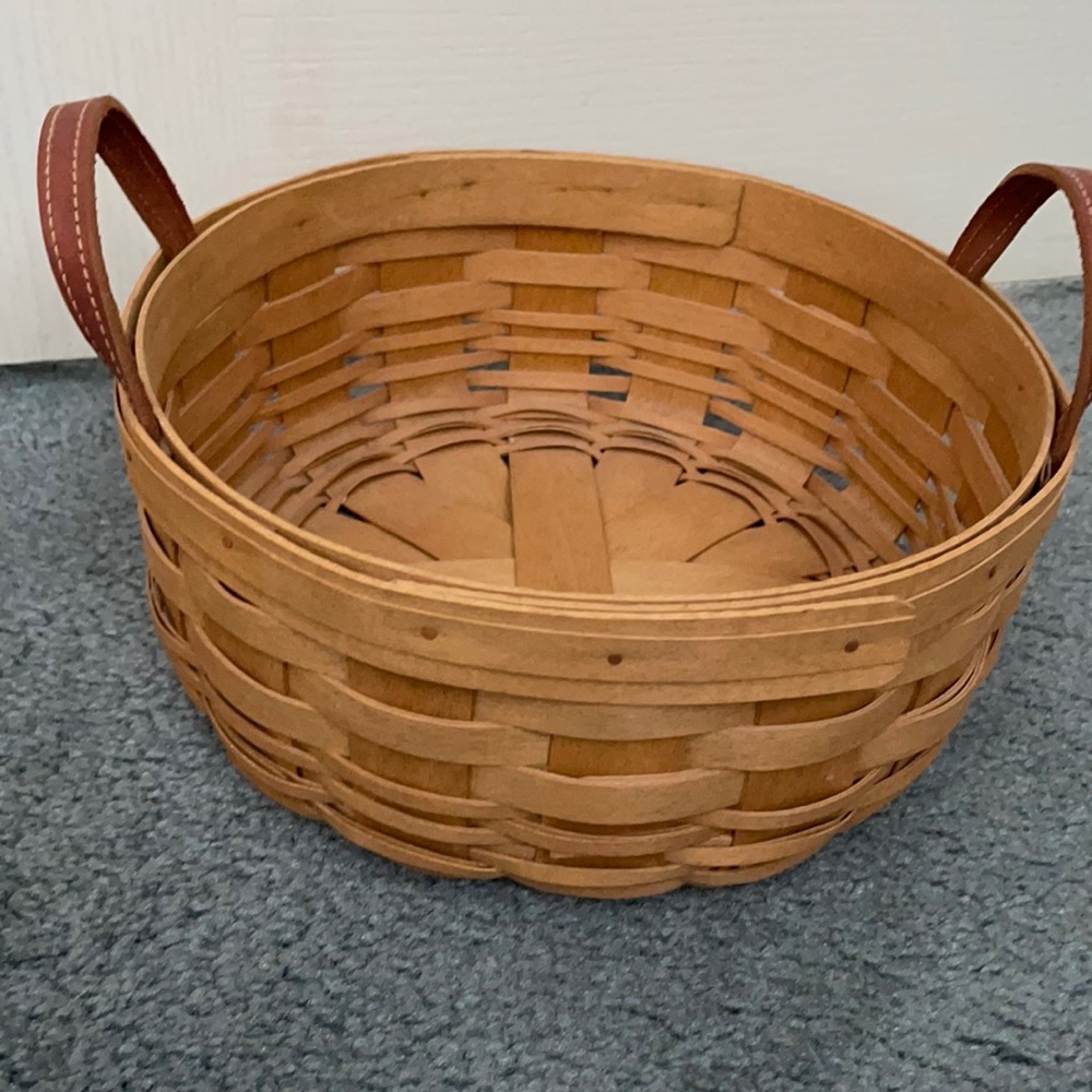 10in round Longaberger basket